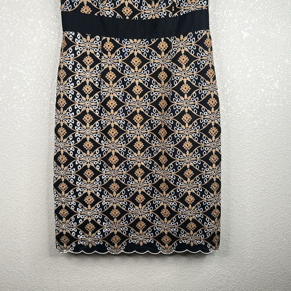HD in Paris Black Floral Embroidered Scallop Hem Sleeveless Sheath Dress Size 12 - Picture 6 of 8